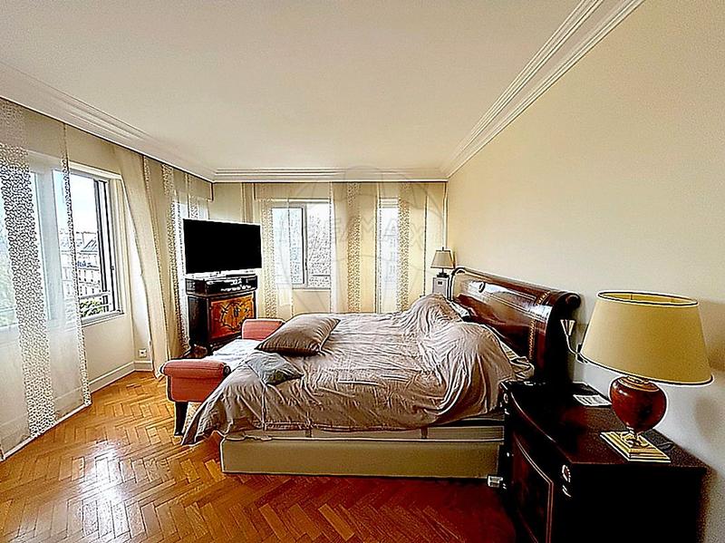 Appartement - 130 m² - 3 pièces