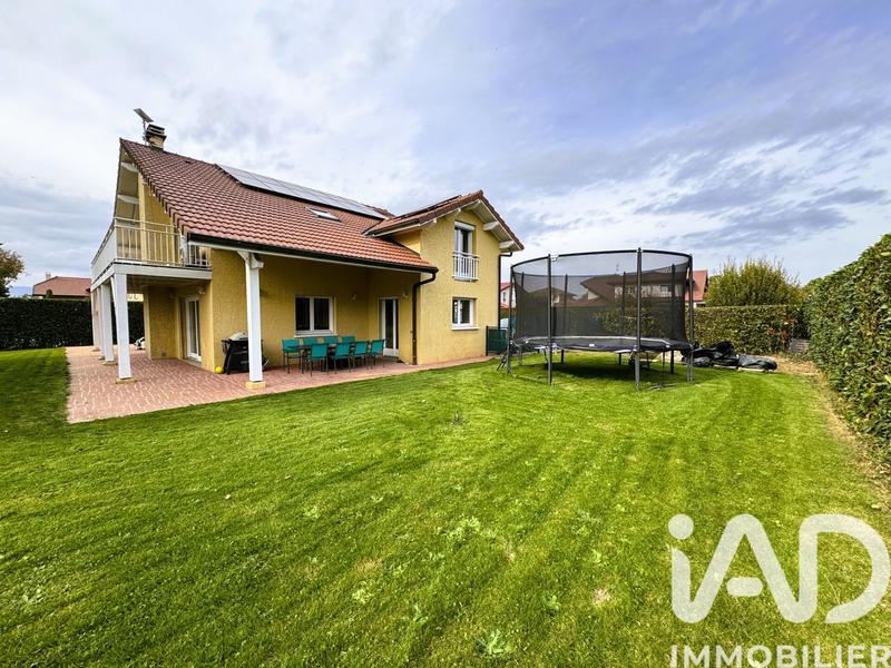 Maison - 215 m² - 6 pièces