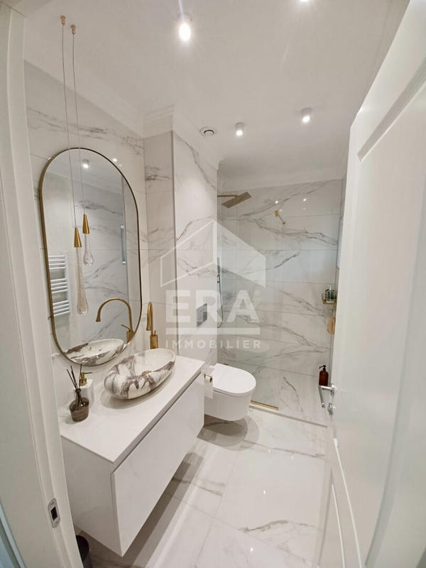 Maison - 180 m² - 6 pièces