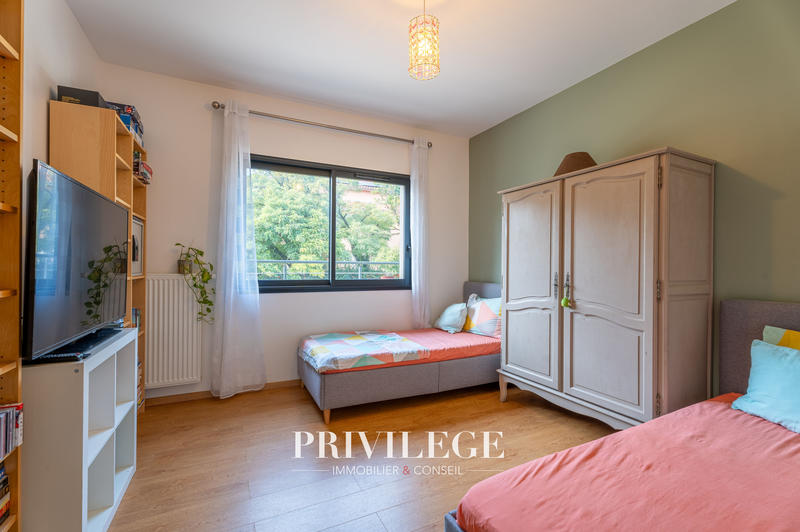 Maison - 199 m² - 6 pièces