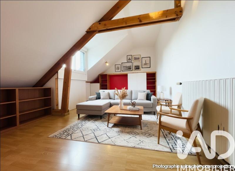 Maison - 162 m² - 8 pièces