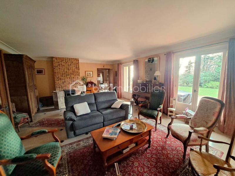 Pavillon - 209 m² - 8 pièces