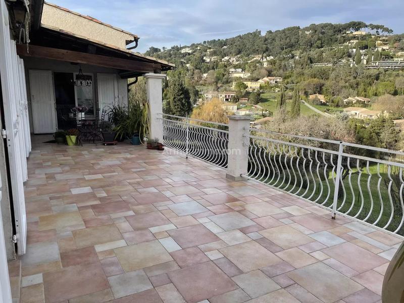 Maison - 250 m² - 5 pièces