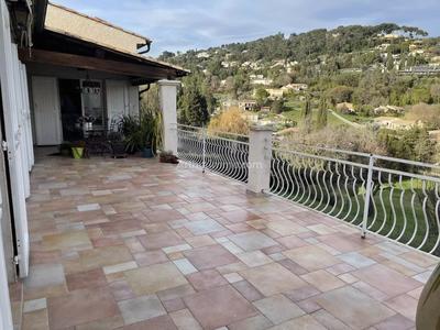 Maison - 250 m² - 5 pièces