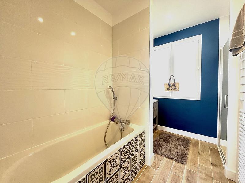 Maison - 140 m² - 8 pièces