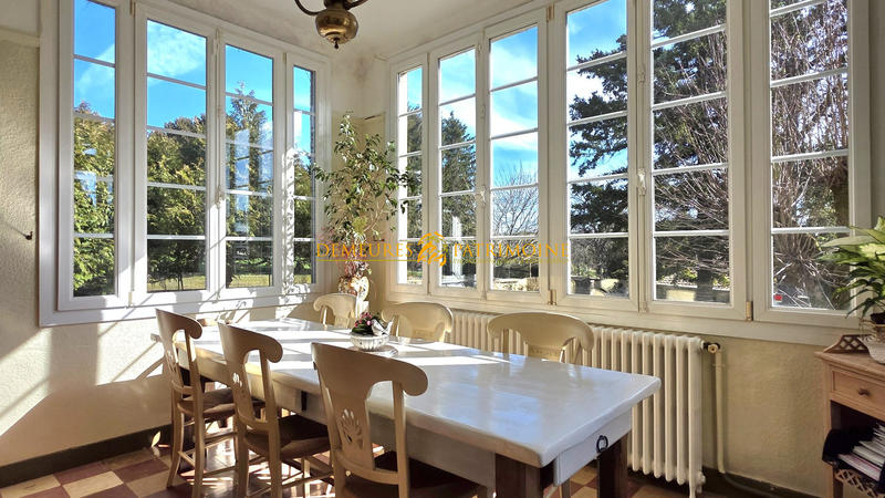 Maison - 202 m² - 6 pièces