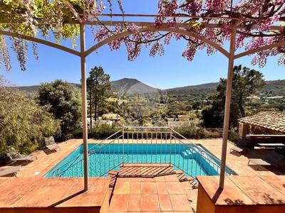 Maison - 185 m² - 6 pièces