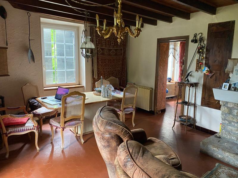 Maison - 335 m² - 10 pièces