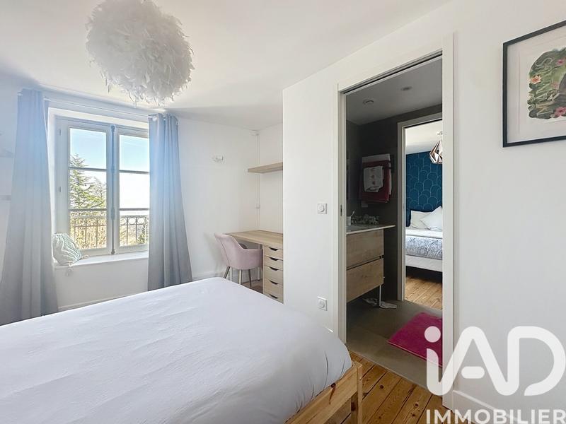 Maison - 220 m² - 9 pièces