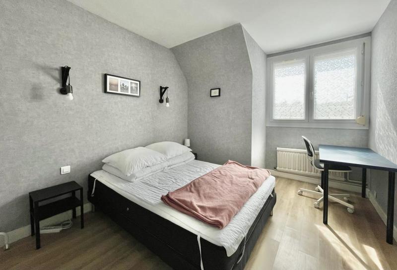 Appartement ancien - 136 m² - 5 pièces