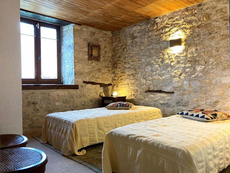 Maison - 250 m² - 9 pièces