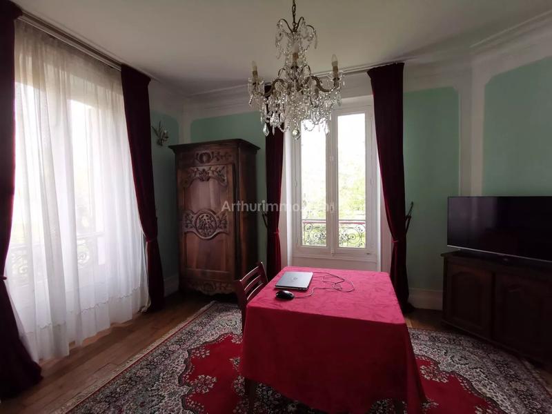 Maison - 203 m² - 8 pièces