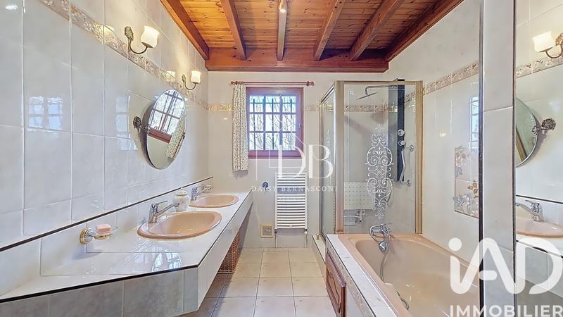 Maison - 176 m² - 7 pièces