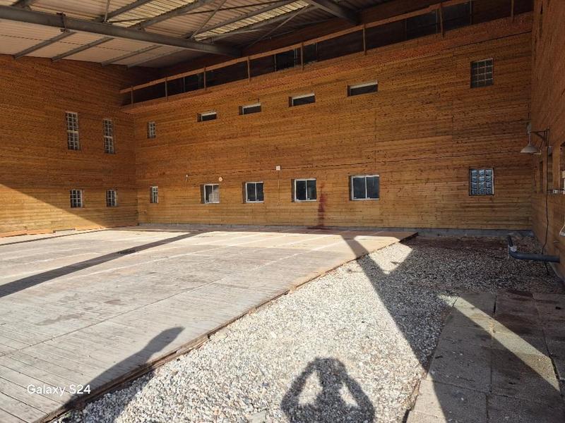 Local commercial - 1 100 m²