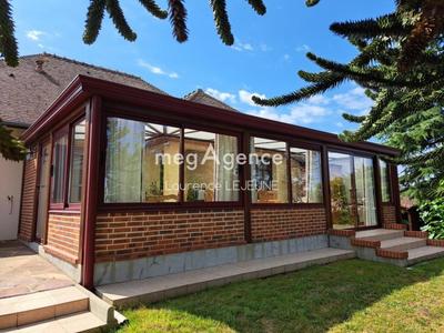 Maison traditionnelle - 140 m² - 6 pièces