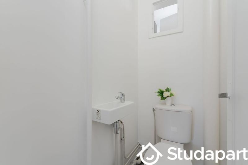 Chambre - 74 m² - 1 pièce