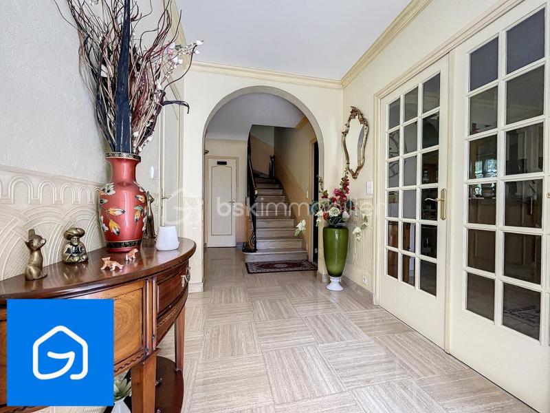 Villa - 232 m² - 10 pièces