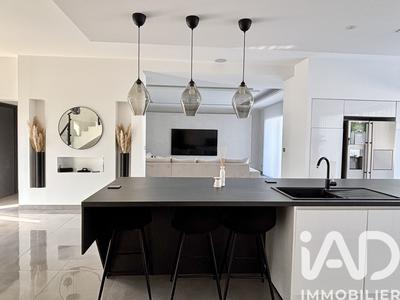 Maison - 185 m² - 6 pièces