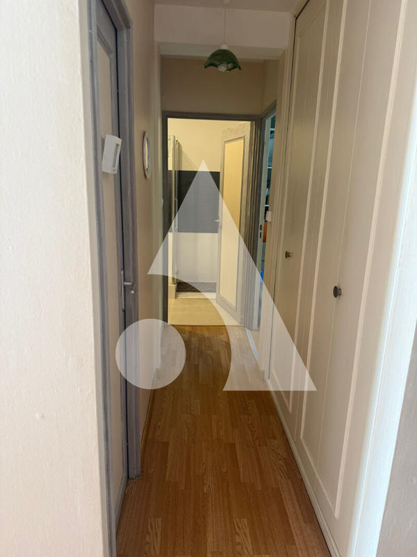 Appartement - 90 m² - 4 pièces