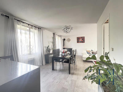 Maison - 97 m² - 4 pièces