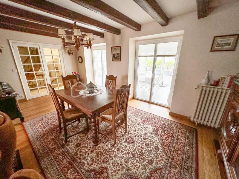 Maison - 181 m² - 6 pièces