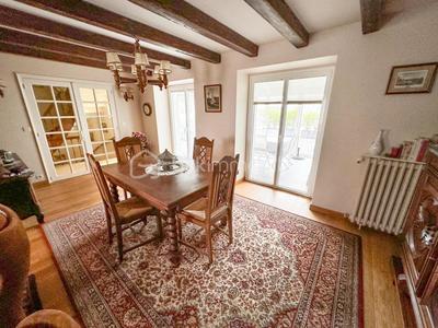 Maison - 181 m² - 6 pièces
