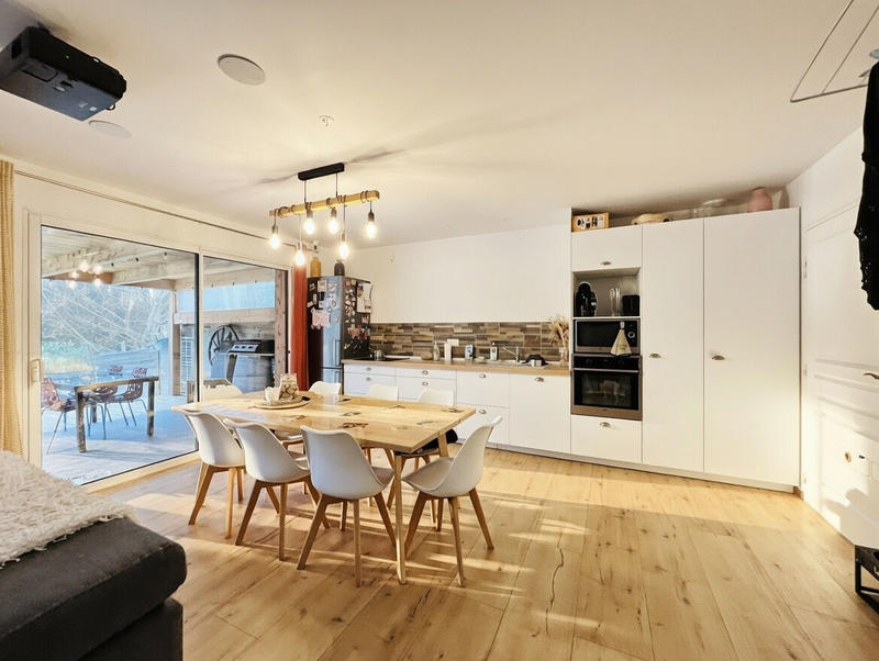 Maison - 92 m² - 5 pièces