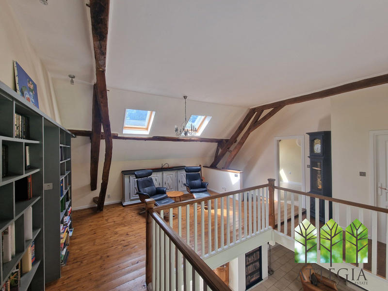 Maison - 245 m² - 6 pièces