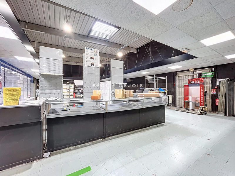 Local commercial - 348 m²