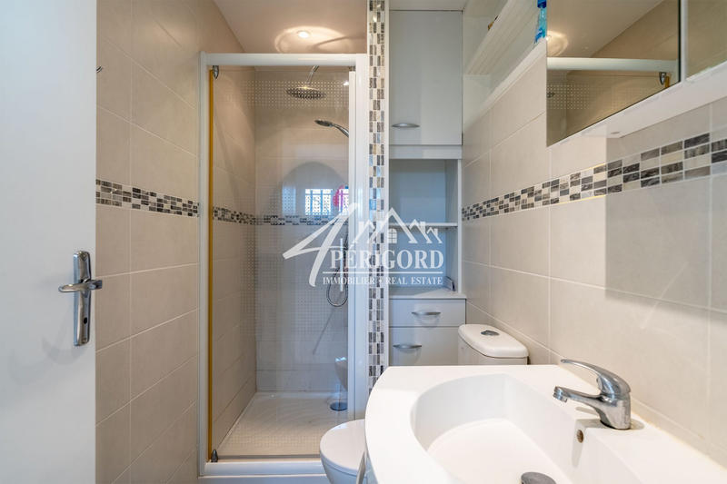 Maison contemporaine - 203 m² - 7 pièces