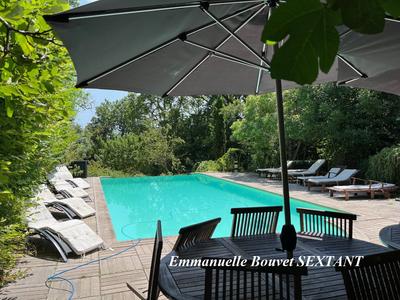 Maison - 217 m² - 7 pièces