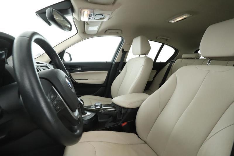 Bmw Série 1 125i UrbanChic Bva8 5p 224 ch