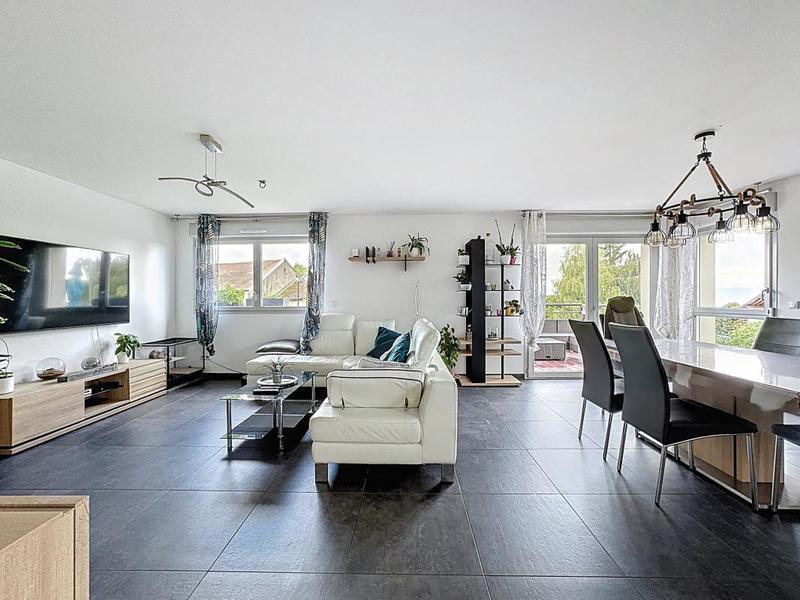 Appartement - 102 m² - 4 pièces