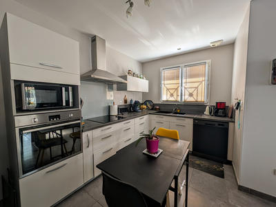 Maison - 99 m² - 5 pièces