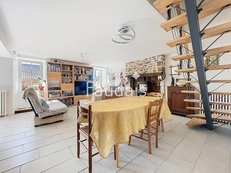 Maison - 151 m² - 6 pièces