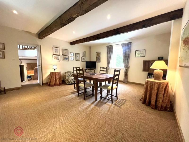 Propriété - 294 m² - 9 pièces