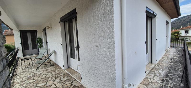 Maison - 200 m² - 8 pièces