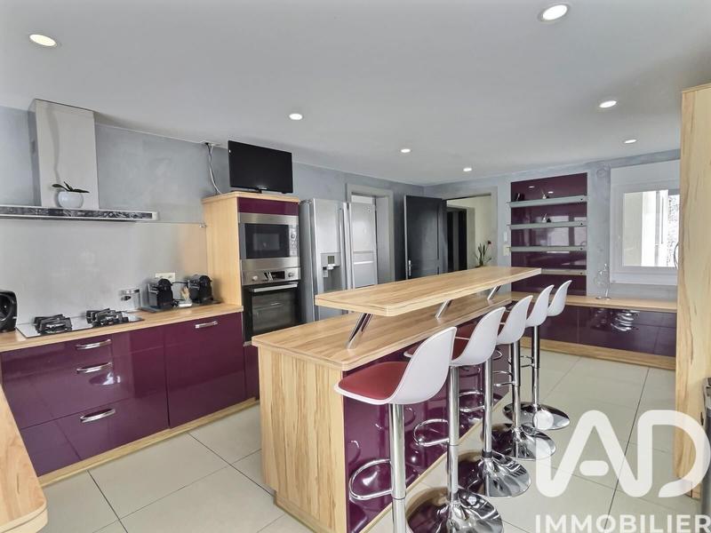 Maison de maîtres - 352 m² - 13 pièces