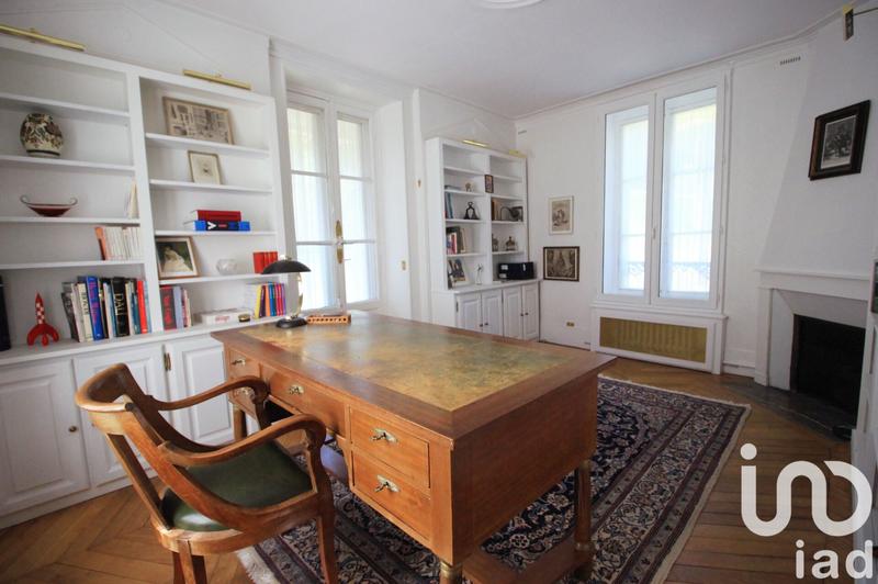 Maison - 290 m² - 9 pièces