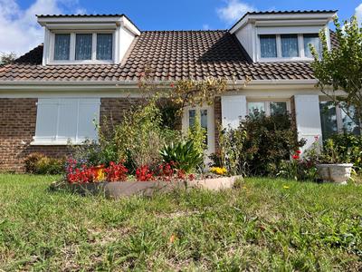 Maison - 136 m² - 6 pièces