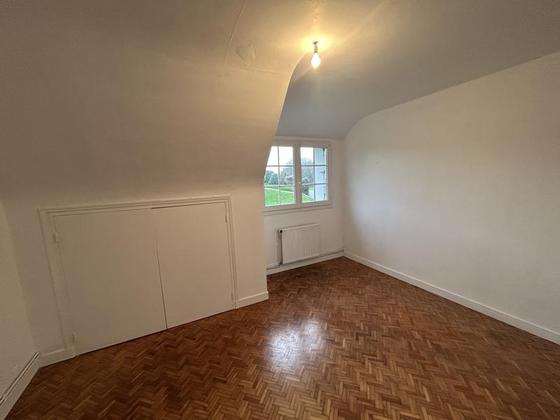 Maison traditionnelle - 168 m² - 7 pièces