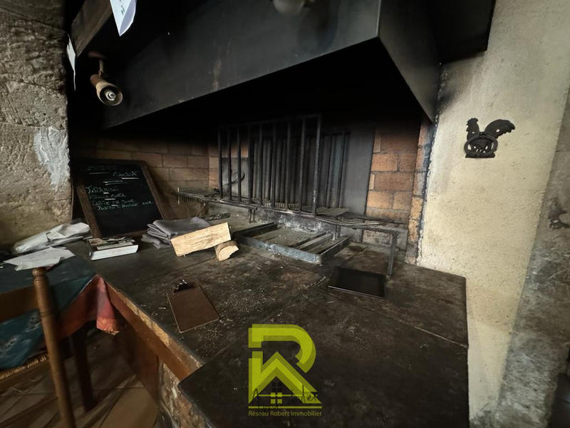 Fonds de commerce - Local commercial - 140 m²