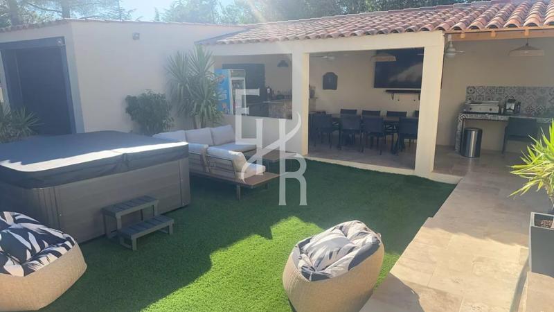 Maison - 162 m² - 5 pièces