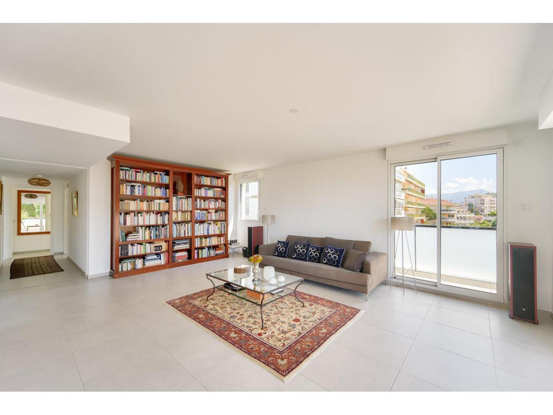 Appartement - 197 m² - 5 pièces