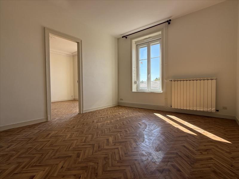 Appartement - 82 m² - 3 pièces