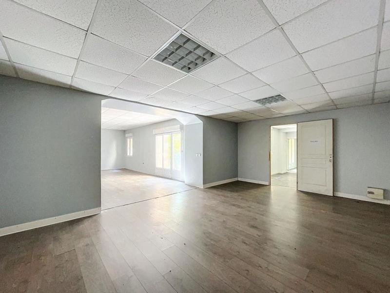Local d'activité / Entrepôt - 210 m²