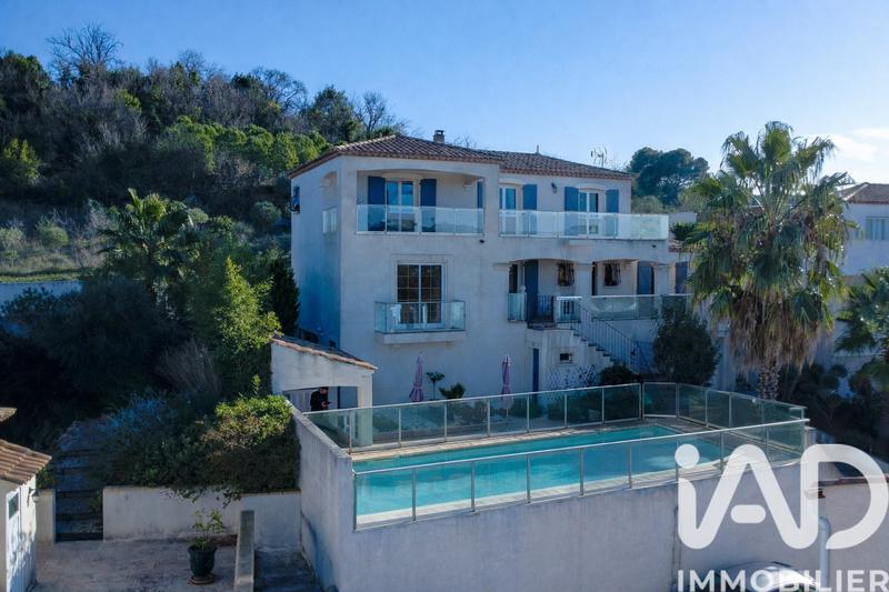 Maison - 200 m² - 6 pièces