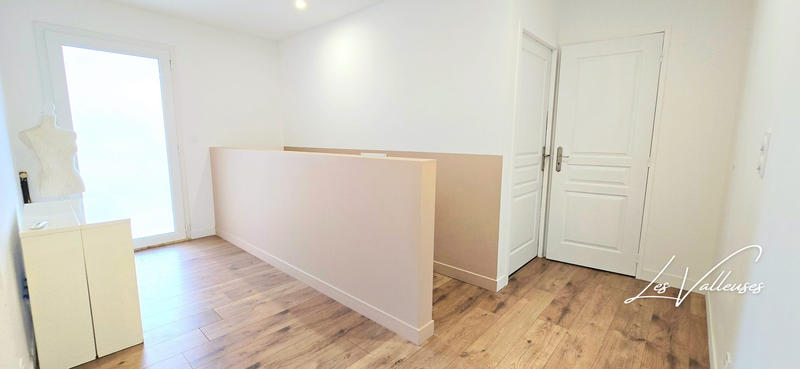 Maison contemporaine - 198 m² - 6 pièces