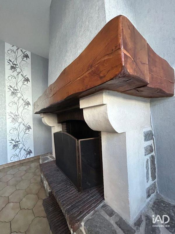 Maison - 250 m² - 6 pièces