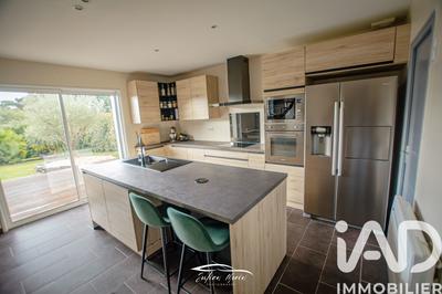 Maison - 98 m² - 5 pièces